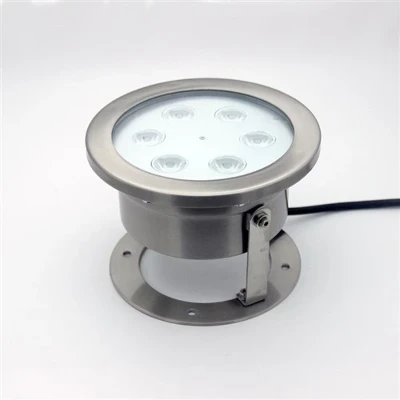 Le migliori luci per piscina a LED subacquee